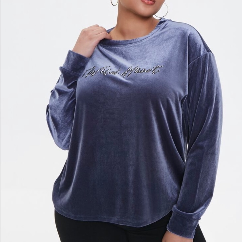 NWT‎ Forever 21 Velvet Crewneck